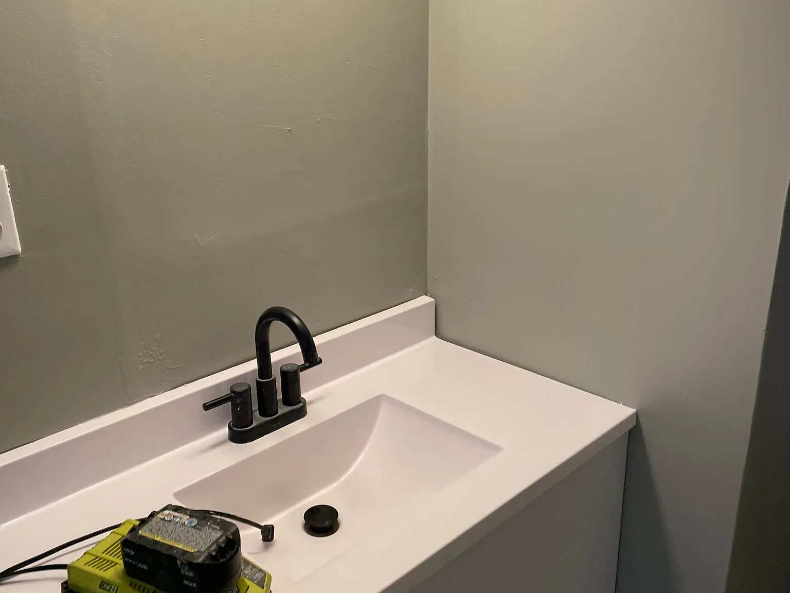 3 bed, 972 sqft, $1,200 — Photo 4