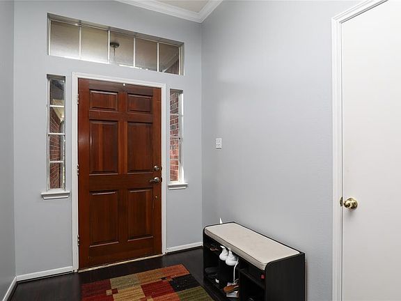 3rd image of 4814 Stone Harbor Dr