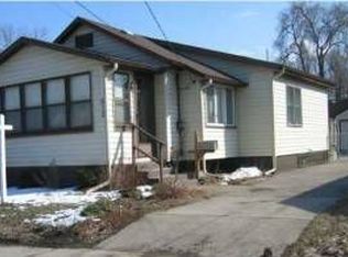 612 Cricklewood St SW, Grand Rapids, MI