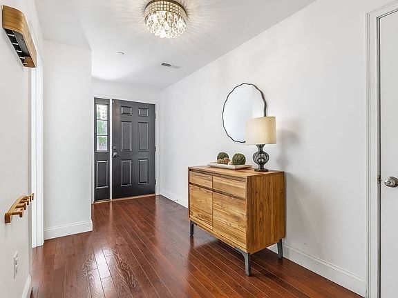4th image of 30 Webster St Unit 4