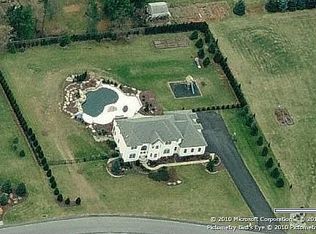 418 Saint James Ct, Nazareth, PA 18064