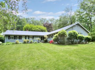 140 Llewellyn Dr, New Canaan, CT 06840