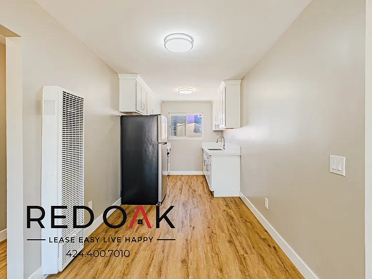 921 W 82nd St #24 — Photo 6