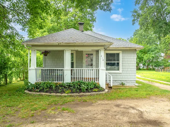 210 Kalamazoo St, Allegan, MI 49010