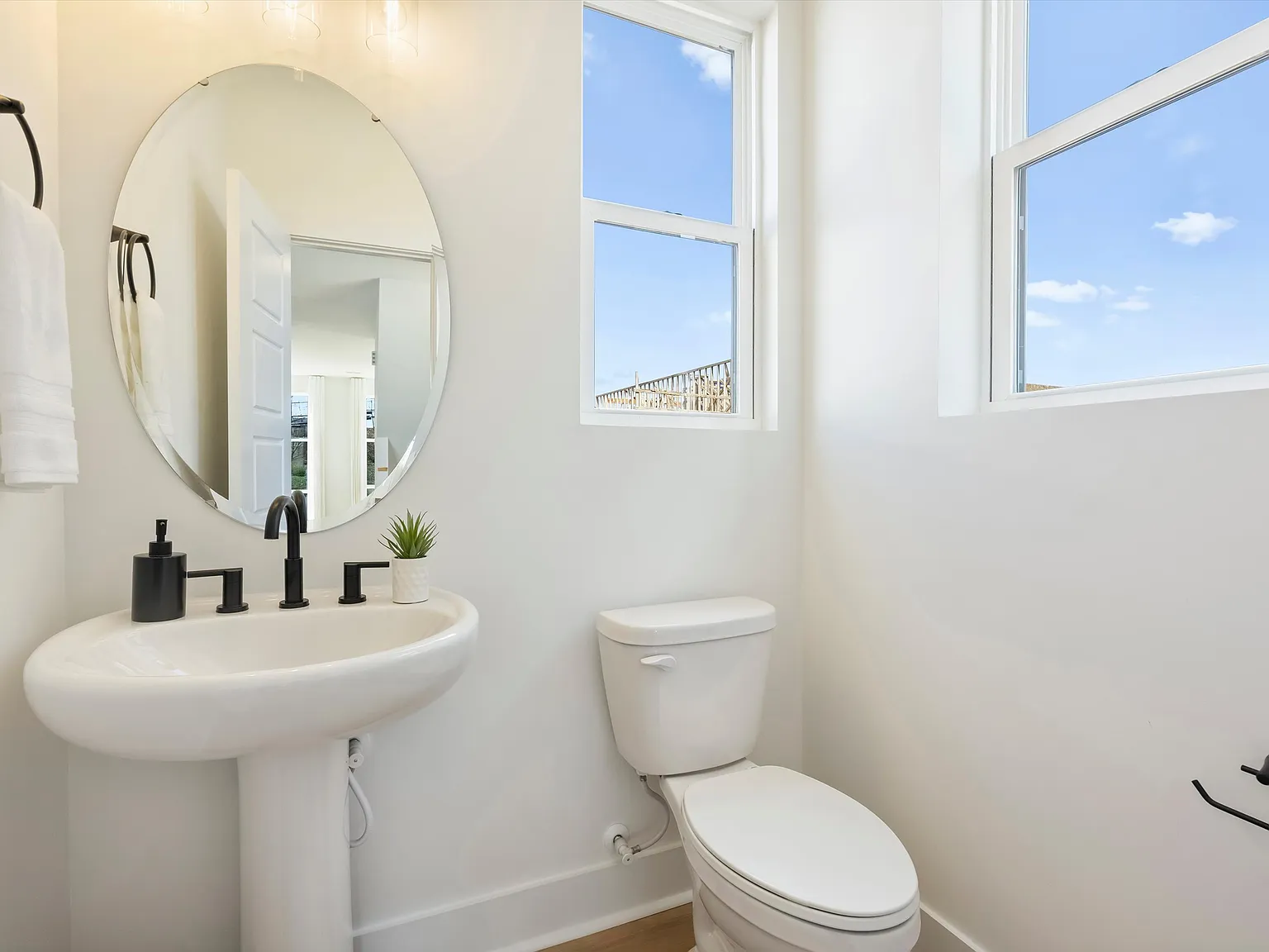 3 bed, 2.5 bath, $2,500 — Photo 3