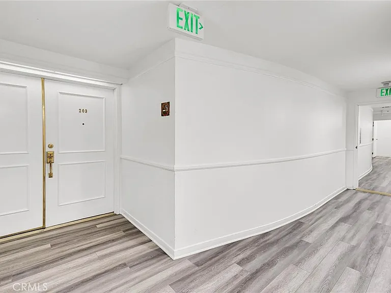 1401 S Bentley Ave #203 — Photo 3