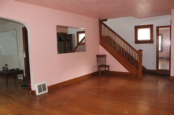 4th image of 90 Martin Ave