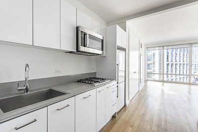 1st image of 2222 Jackson Ave #810