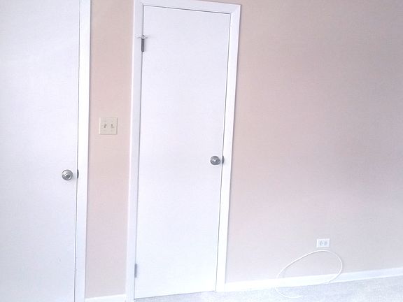 5th image of 250 Wayne Ct APT 1