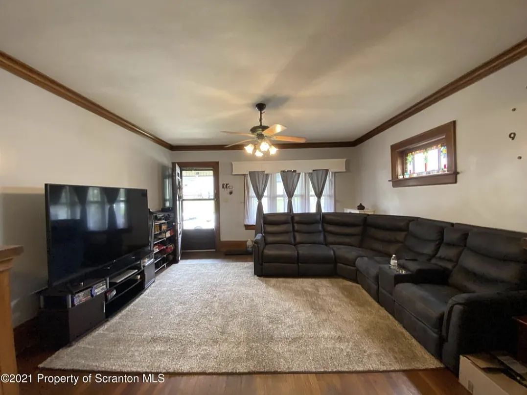 3 bed, 1544 sqft, $1,650 — Photo 2
