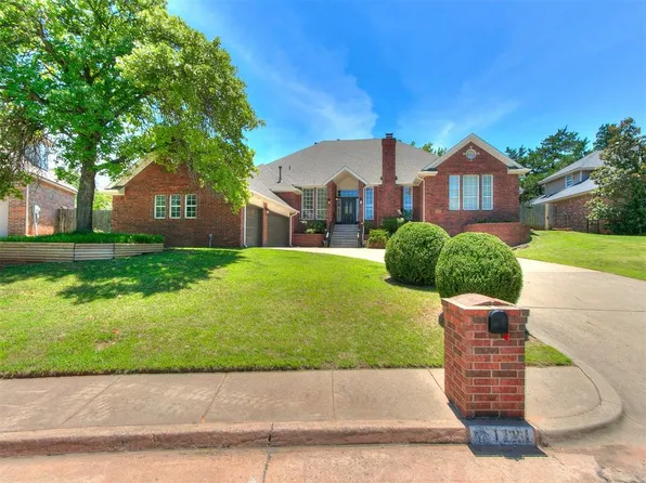 1121 Fox Lake Ln, Edmond, OK 73034