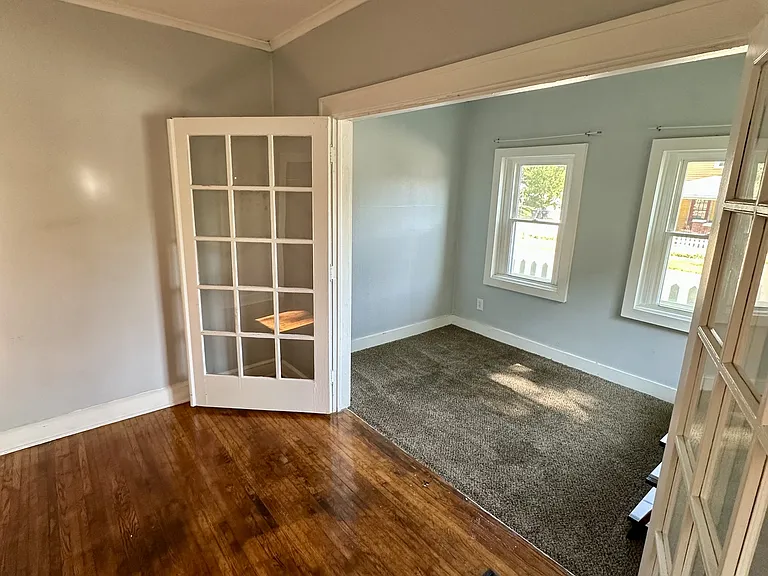 129 W 3rd St — Photo 5
