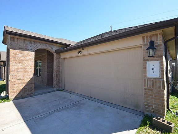 2nd image of 702 Autumn Flats Way