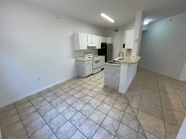 7915 Preserve Cir #217 — Photo 9