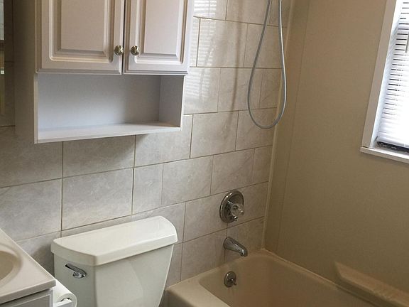 5th image of 40 Newington Ave Floor 2