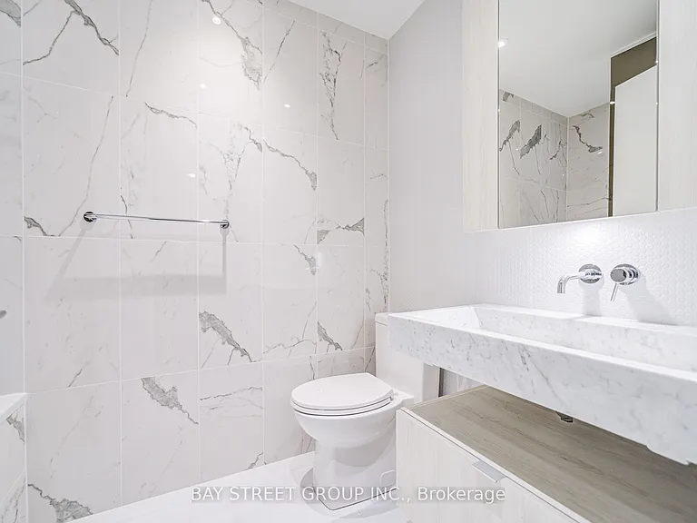 11 Yorkville Ave #2312 — Photo 5