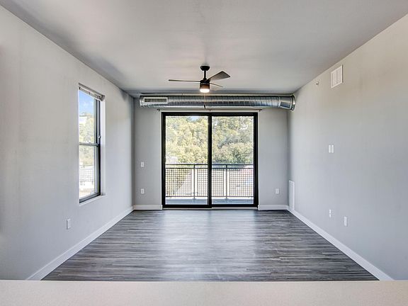 5th image of 715 S Barstow St #209