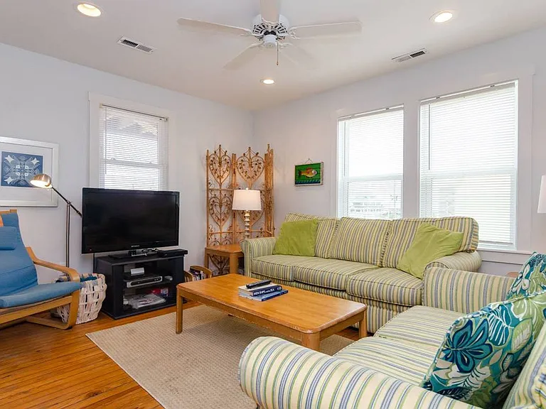 8B Sunset Ave #B — Photo 4