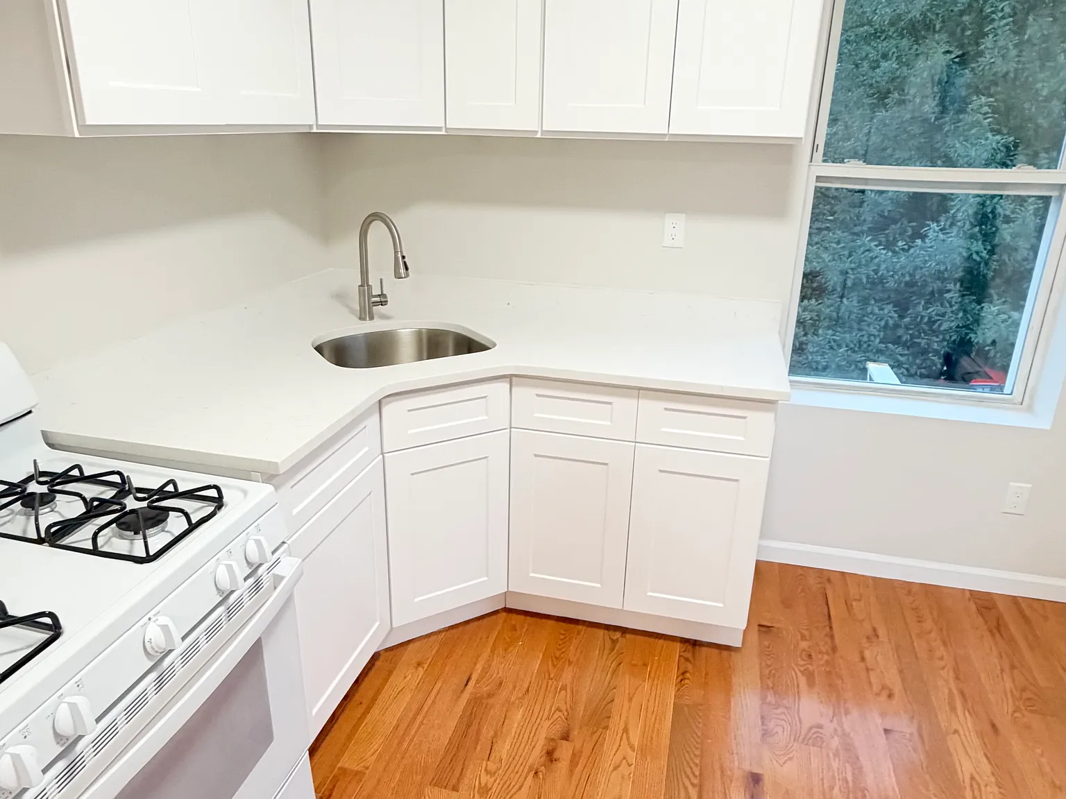 3 bed, $3,753 — Photo 3