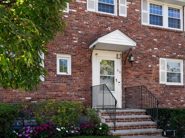 60 Hammond Pond Pkwy #60