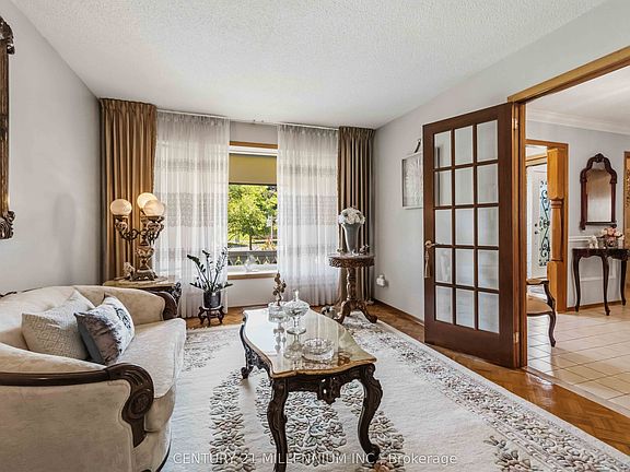 5th image of 83 Sunforest Dr