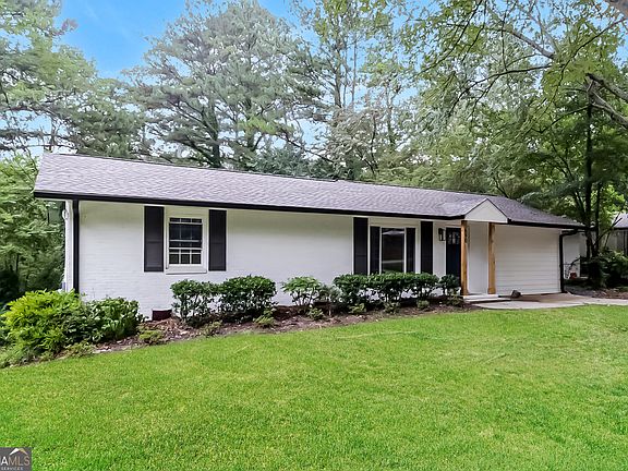 2nd image of 590 Oriole Dr SE
