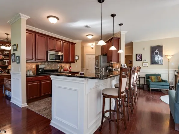 28 Zachary Way, Mount Arlington Boro, NJ 07856