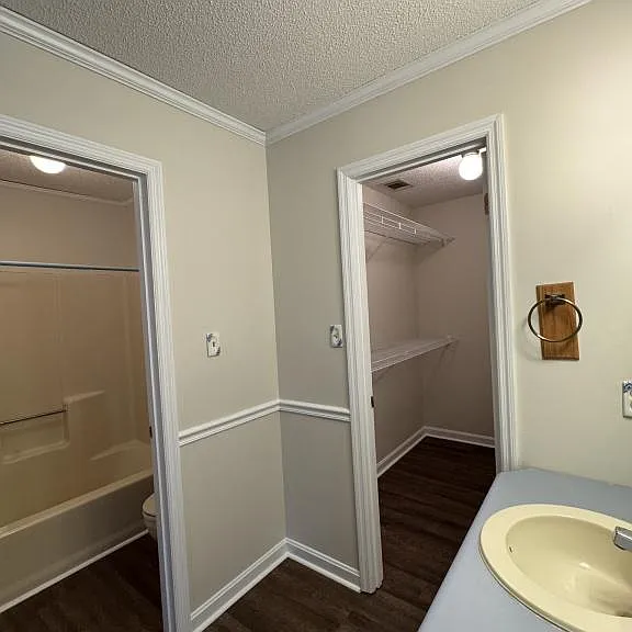327 Bonnie Dr — Photo 8