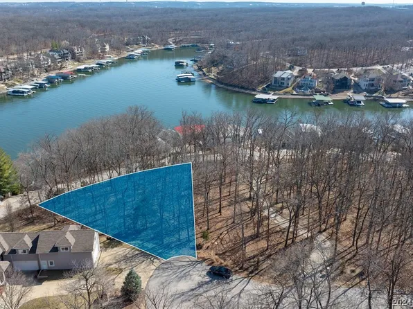 142 Grand Point Blvd, Sunrise Beach, MO 65079