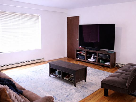 2nd image of 649 E Beech St #1