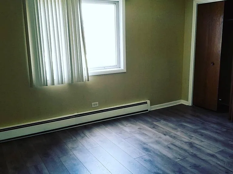 12817 Carriage Ln #8 — Photo 3