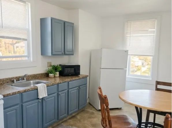 2331 S 68th St #2, Philadelphia, PA 19142