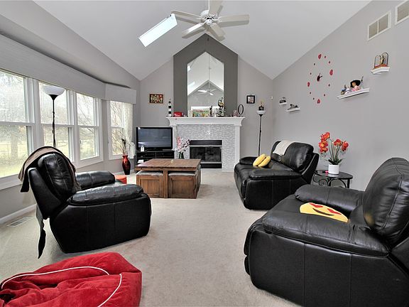 3rd image of 1203 Milford Ct