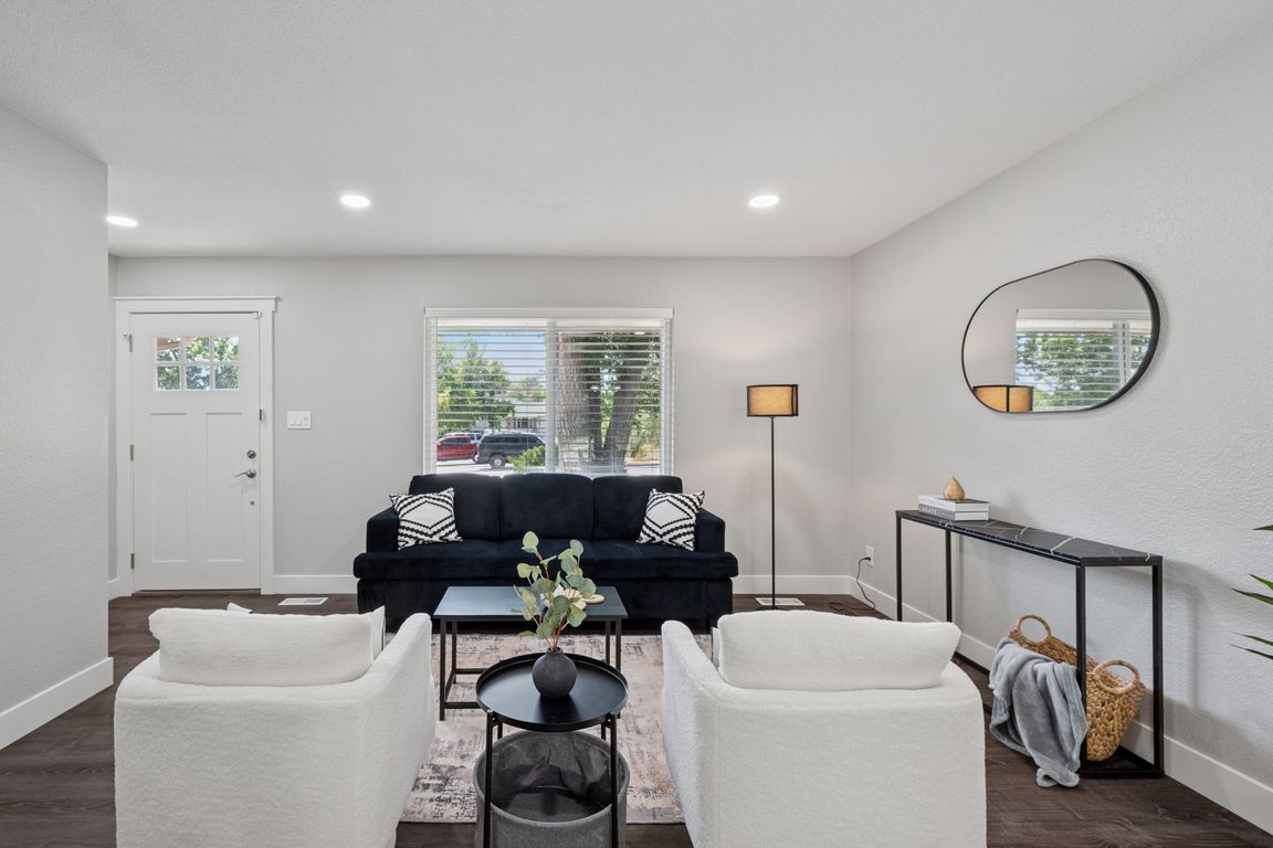 next background image