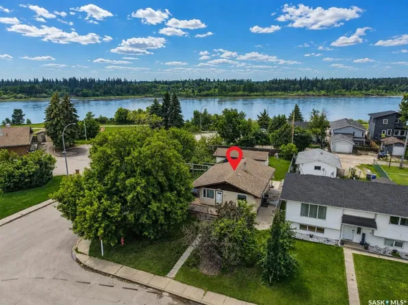 800 1st STREET E, Prince Albert, SK S6V 0C2