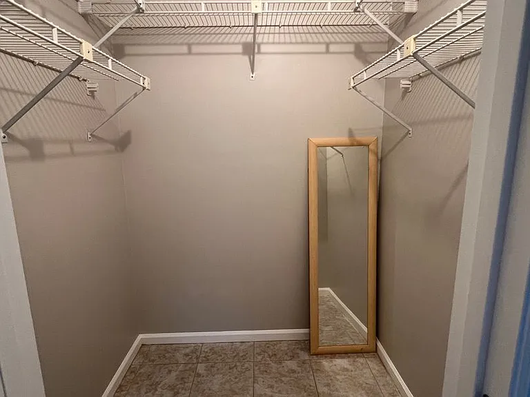 1018 Landsdowne Dr — Photo 15