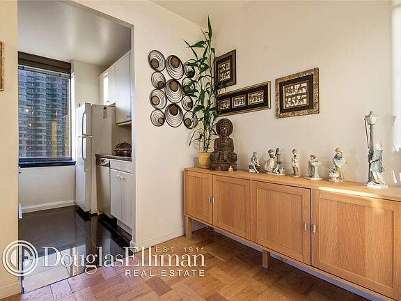 3rd image of 415 E 37th St APT 40N