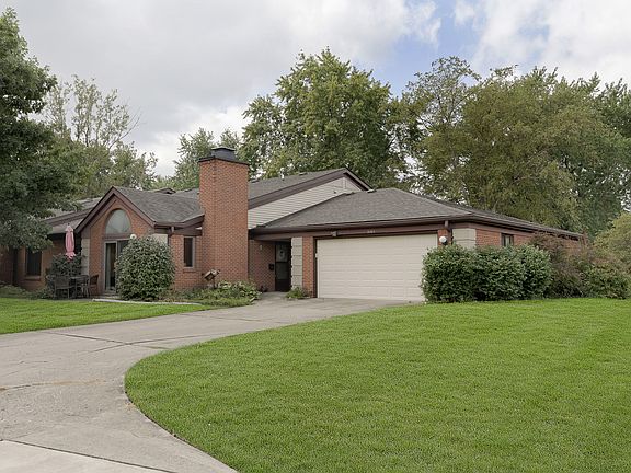 2nd image of 2165 Emily Dr