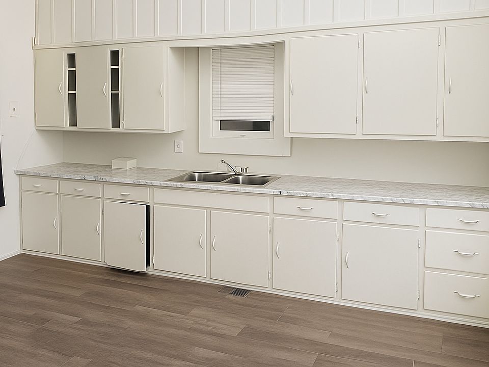 1st image of 130 N Andre St #1
