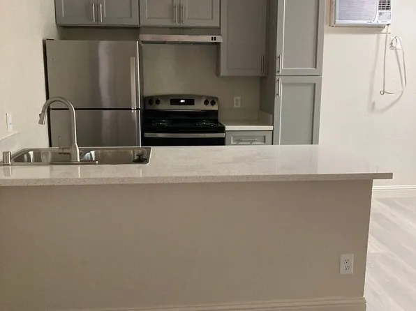 Yosemite Avenue Apartments, 1161 E Yosemite Ave APT 2, Manteca, CA 95336