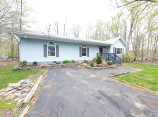 1388 Maywood Dr, Tobyhanna, PA