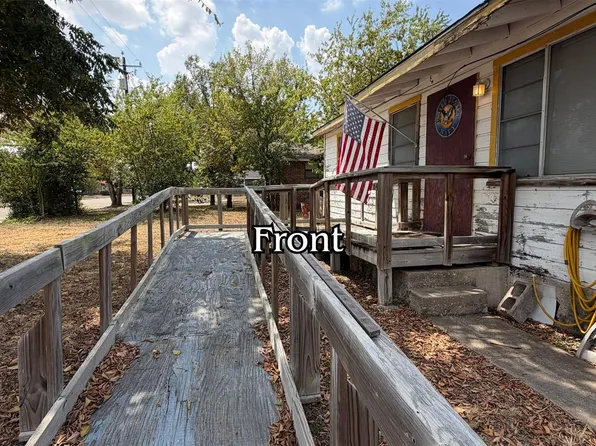 607 E 19th St, Georgetown, TX 78626