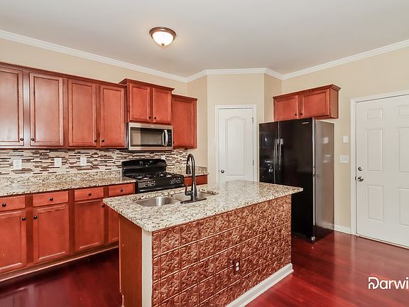 2nd image of 5004 Amethyst Dr