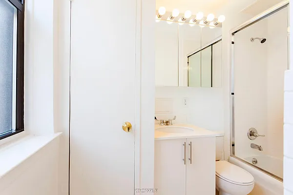 Rented by Town Residential | media 39