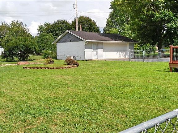 4th image of 3637 Paris Dr