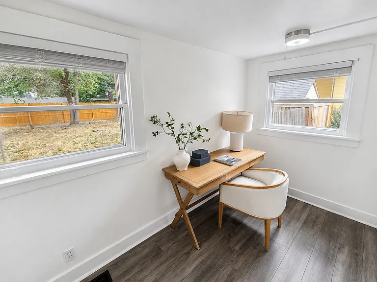 1818 W Washington St — Photo 10