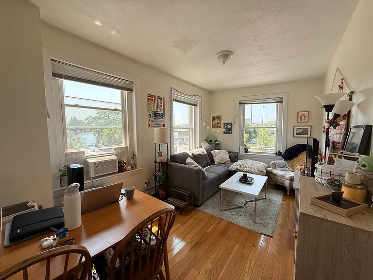 551 Somerville Ave #4 — Photo 2