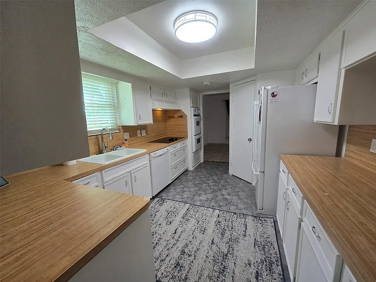 9802 Sagepike Dr — Photo 13