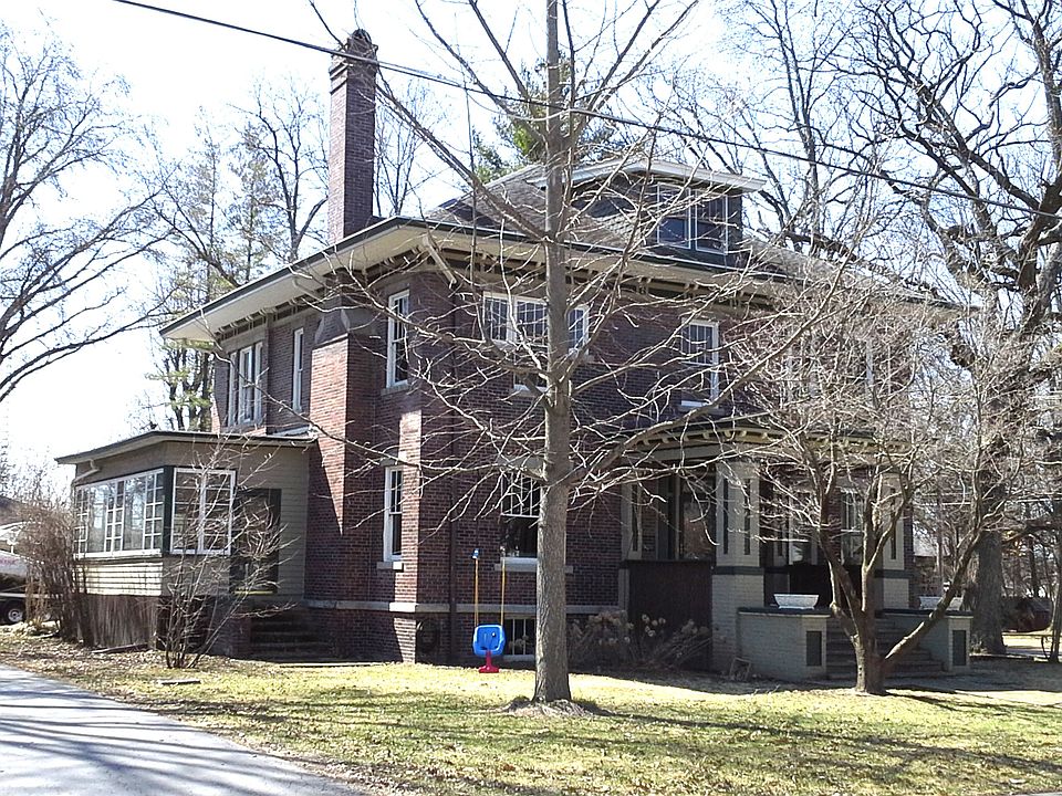 2nd image of 216 W Webster St
