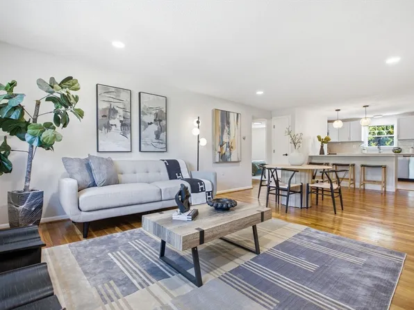 177 Franklin St APT 3, Stoneham, MA 02180